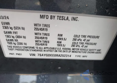2024 Tesla Model Y Long Range Dual Motor All-Wheel Drive z USA, uszkodzony, nr VIN 7SAYGDEE8RA252314
